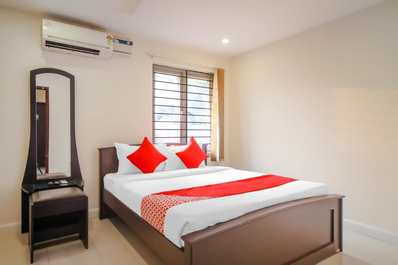 Hotel Shri Ram Нью-Дели Экстерьер фото