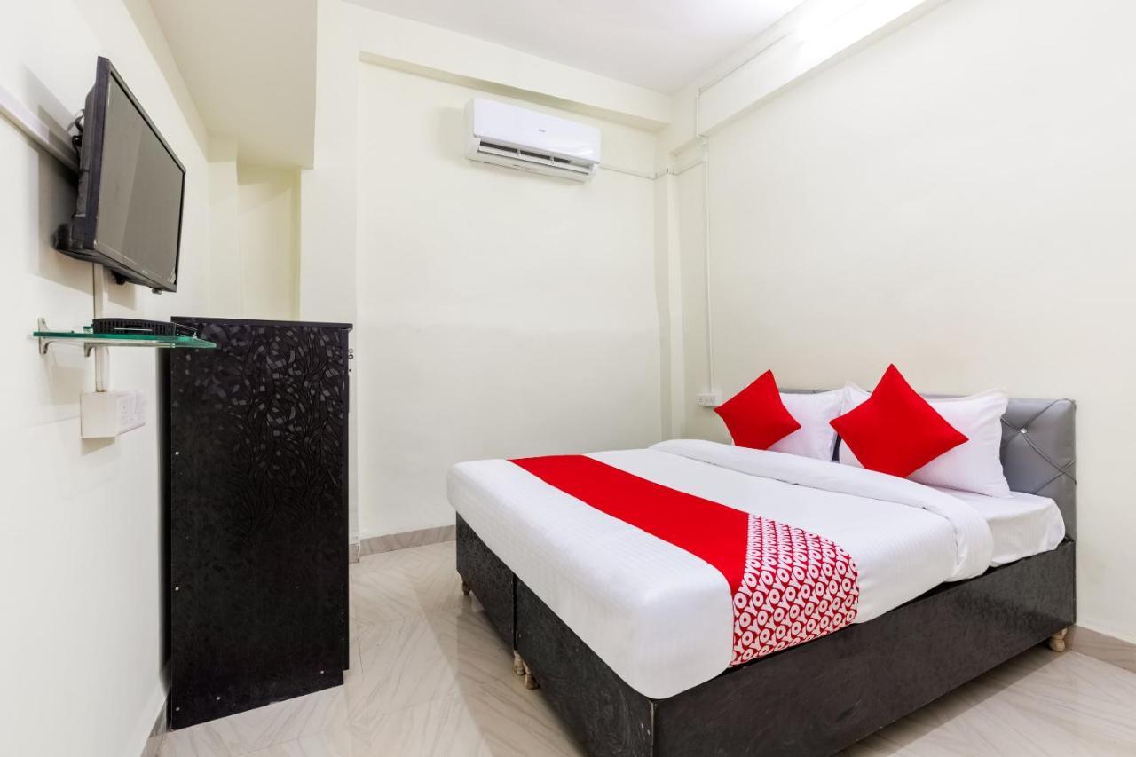 Hotel Shri Ram Нью-Дели Экстерьер фото